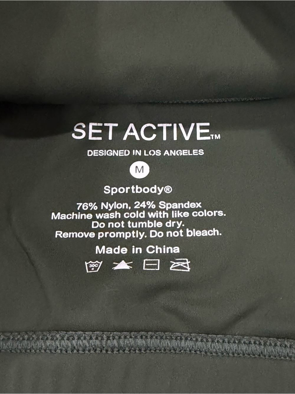 Set Active Green Sports Bra and Blue Active Shorts Set - Picture 10 of 10